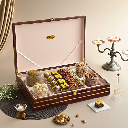 ⁠Aristocracy lacquer Woden gift box
