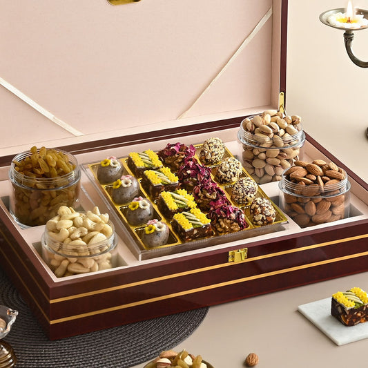 ⁠Aristocracy lacquer Woden gift box