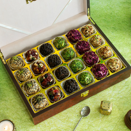 Royal Mosaic Wooden Lacquer Gourmet sweet Box 
