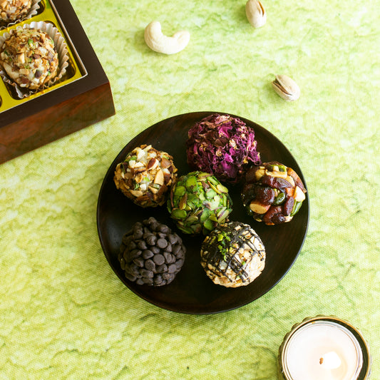 Royal Mosaic Wooden Lacquer Gourmet sweet Box 
