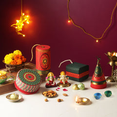The ultimate Pataka Gift Box with Sweets and Dryfruit