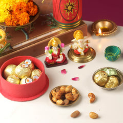 The ultimate Pataka Gift Box with Sweets and Dryfruit