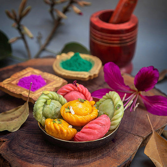 Kesar Assorted Chandrakala Box With  Organic Colours