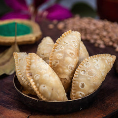 Kesar Sugarfree Gujiya Box With  Organic Colours